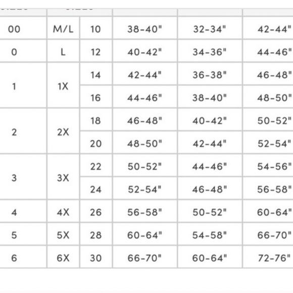 Torrid Black and White Sleeveless Tie Front Blouse size 5 - Picture 2 of 8